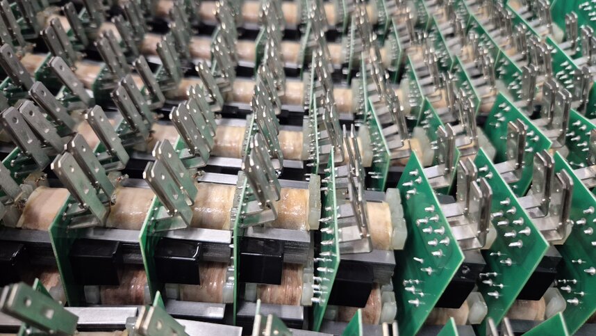Assemblaggio manuale e automatico di schede elettroniche