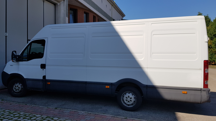 Imballi pronti alla spedizione su pallet